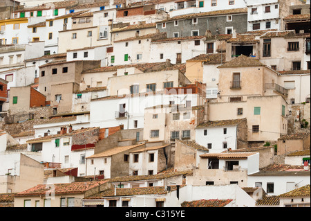 Vollgestopft Häuser der alten Stadt Alcalá del Júcar Stockfoto