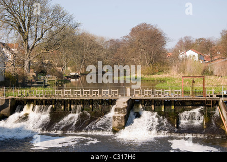 Stream von Sæby, mit dem Schloss von Sæby Mühle im Vordergrund Build 1710 Stockfoto