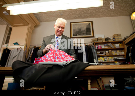 David Coulthard Schneidermeister und Inhaber von Tom Brown Schneider in Eton Stockfoto