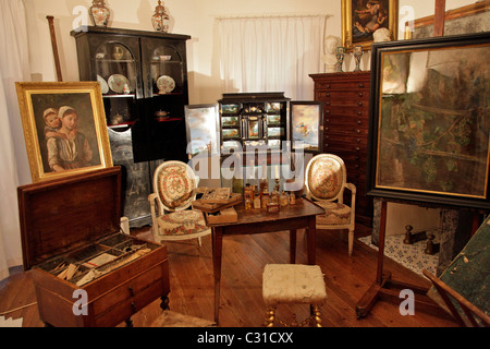 DER KURIOSITÄTEN-SALON, SCHLOSS VON SAINT-GERMAIN DE LIVET, CALVADOS (14), NORMANDIE, FRANKREICH Stockfoto