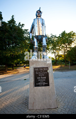 Die Statue der Blechmann aus der Zauberer von Oz im Oz-Park in Chicago, IL, USA. Stockfoto