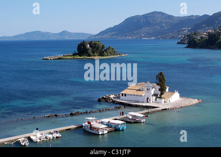 KLOSTER VLACHERNA UND PONTIKONISSI ODER INSEL MAUS, KORFU, GRIECHENLAND Stockfoto