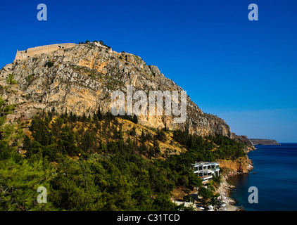 Blick auf die Festung Palamidi und sauber die Küste Stockfoto