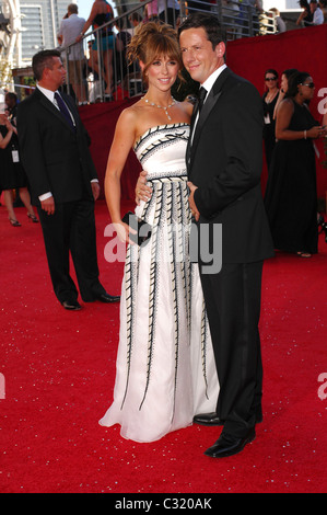 Jennifer Love Hewitt und Ross McCall 60th Annual Primetime Emmy Awards statt im Nokia Theatre   Anreise Los Angeles, Kalifornien Stockfoto