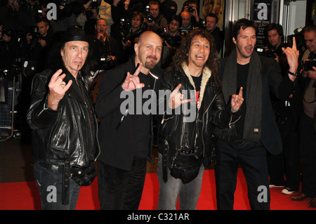 Robb Reiner, Steve "Lips" Kudlow Glenn fünf der Amboss und Keanu Reeves The Times BFI London Filmfestival: "Anvil! Die Geschichte von Stockfoto