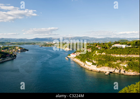 Eingang von Santiago De Cuba Bucht gesehen von der Festung San Pedro De La Roca oder Castillo del Morro, Kuba Stockfoto