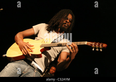 Seu Jorge führt an der Camden Roundhouse London, England - 30.10.08 Stockfoto