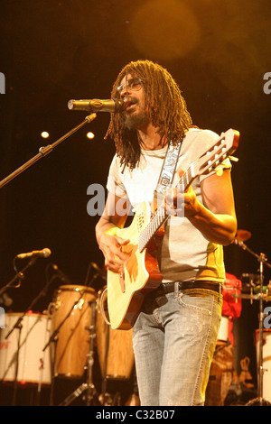 Seu Jorge führt an der Camden Roundhouse London, England - 30.10.08 Stockfoto