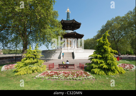 Die Friedenspagode in Battersea Park, Wandsworth, London, England UK. Stockfoto
