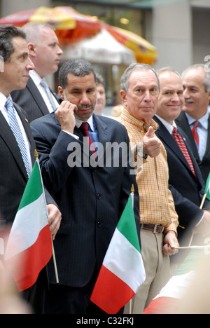 Andrew Cuomo, Gouverneur von New York, David Paterson und Bürgermeister von New York City, Michael Bloomberg 2008 Columbus Day Parade neu Stockfoto