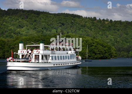 Passagier-Fähre am Lake Windermere, Cumbria Stockfoto