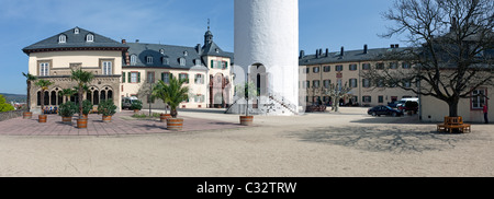 Hochauflösende Panorama des Hofes Schloss Bad Homburg in der Nähe von Frankfurt. Stockfoto