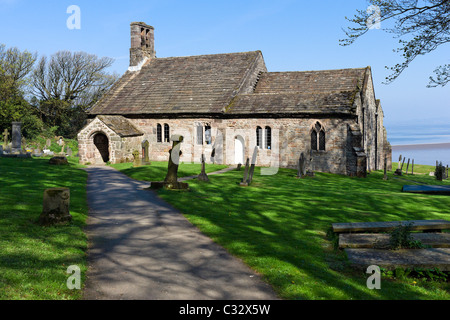 Die historische St. Peter Kirche in Heysham Village, in der Nähe von Morecambe, Lancashire, UK Stockfoto