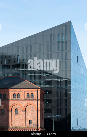 Abstrakt Architektur - alte kontrastieren mit neuen, in Liverpool. England. Stockfoto