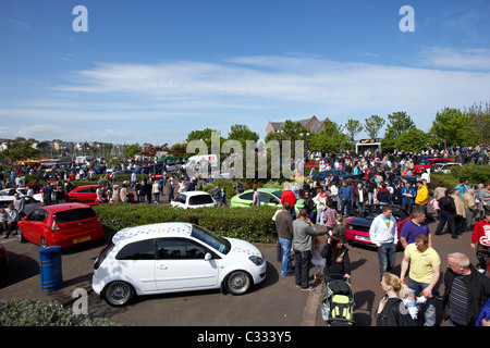 Menge an einer modifizierten Auto-Show in Großbritannien Stockfoto