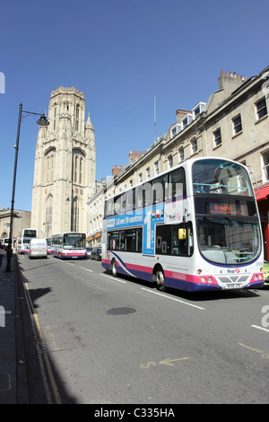 Ein Blick auf Park Street, Bristol in Richtung Wills Memorial Building, Teil der University of Bristol Stockfoto