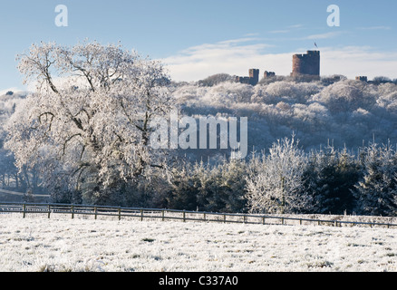 Zinnen Peckforton Burg im Winter, Peckforton Hills, Cheshire, England, UK Stockfoto