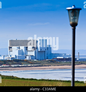 Torness Nuclear Power Station, East Lothian, Schottland. Zwei erweiterte Gas gekühlt Reaktor. Blick vom Dorf Cove. Stockfoto