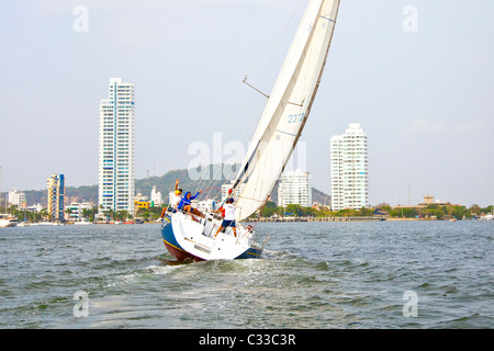 Segelboot im Hafen von Cartagena, Cartagena, Kolumbien Stockfoto