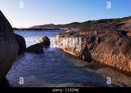 Granit Stein Küste zwischen Elephant Rocks und Greens Pool in der Nähe von Dänemark, William Bay National Park, Süd-West Australien Stockfoto