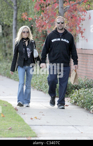 Danielle Spencer und Russell Crowe in Beverly Hills am schwarzen Freitag Los Angeles, Kalifornien - 28.11.08 Stockfoto