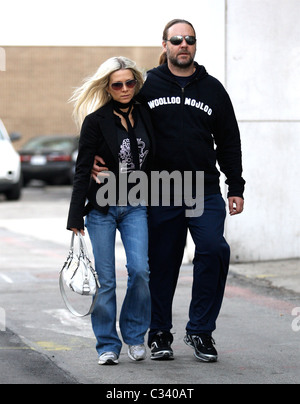 Danielle Spencer und Russell Crowe in Beverly Hills am schwarzen Freitag Los Angeles, Kalifornien - 28.11.08 Stockfoto