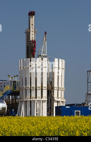 Cuadrilla Ressourcen Bohrausrüstung Karussell bei Shale Gas Exploration Bohrstelle, Grange Hill Farm, Poulton-le-Fylde, Blackpool, Lancashire, Großbritannien Stockfoto