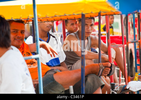 Fahrrad-Rikscha-Fahrer, Barranquilla, Kolumbien Stockfoto