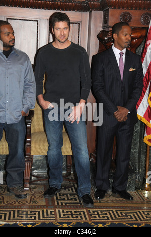 F. Gary Gray, Gerard Butler und Jamie Foxx Stars der kommenden Film, "Law Abiding Citizen" werden nach Philadelphia begrüßt. Stockfoto