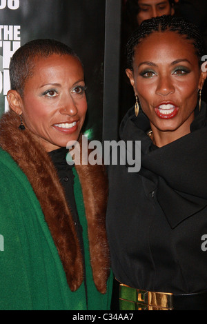 Adrienne Banfield-Jones, Jada Pinkett-Smith New York-Premiere von "Der Tag, den die Erde Still Stand" bei AMC Loews Lincoln Square- Stockfoto