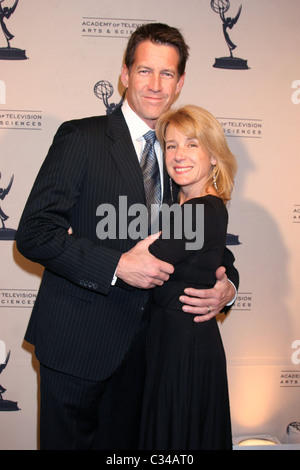 James Denton und seine Frau Erin O'Brien Akademie Of Television Arts And Sciences' Hall Of Fame Ceremony - Ankünfte Los Stockfoto