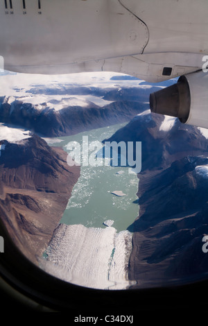 Flugzeug fliegen in Richtung Narsarsuaq Flughafen, Süd-Grönland Stockfoto