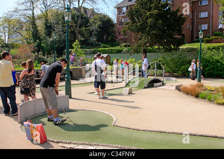 Crazy Golf-Putting-Green in Bournemouth Wintergärten Stockfoto