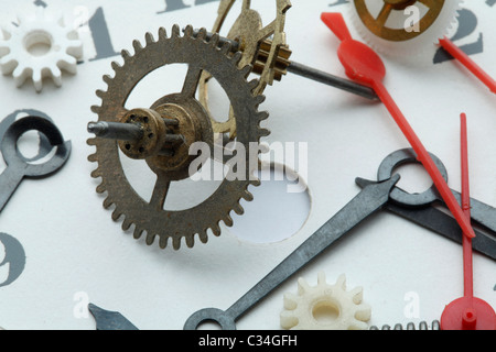 dekonstruiert alte Uhr Mechanismus details Stockfoto