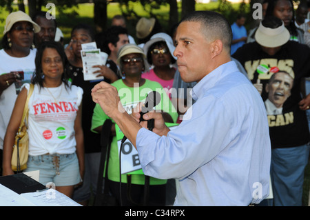 Maryland Lt Gouverneur spricht mit Anhänger bei einer demokratischen Kundgebung in Largo, Maryland Stockfoto