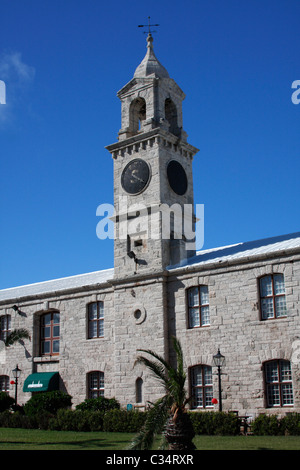 Uhrturm auf dem alten Lagerhaus Gebäude, Royal Navy Dockyard, Bermuda Stockfoto