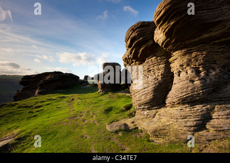 Gritstone Felsen auf Froggatt Edge Derbyshire Peak-District-Nationalpark England GB UK EU Europa Stockfoto