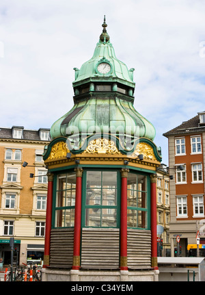 Beeindruckende historische alte Kiosk Café in Kongens Nytorv (Königs New Square) Kopenhagen Dänemark Skandinavien Stockfoto