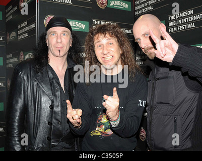 Robb Reiner, Steve Kudlow (Lippen), Glenn Gyorffy (Glen fünf) "Story of Anvil" im Cineworld Dublin, Irland Premiere- Stockfoto