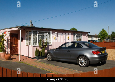 Post World Ware II 2, Prefab, Wohnsitz: Catford South London, Bezirk Lewisham. Excalibur Estate ein nach dem Krieg vorgefertigtes Gebäude vor der Fab-Baustelle mit rund 200 Häusern. 2010s, 2011 HOMER SYKES Stockfoto