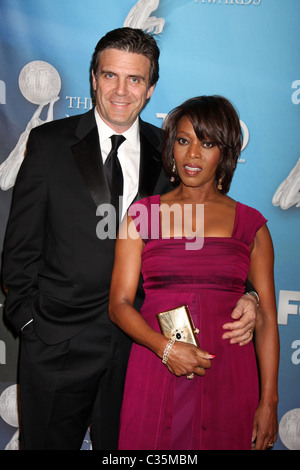 Alfre Woodard und ihr Ehemann Roderick Spencer 40. NAACP Image Awards statt im Shrine Auditorium - Ankünfte Los Angeles, Stockfoto