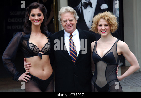 Jerry Springer Jerry Springer/Chicago - Fototermin im Cambridge Theatre statt. London, England - 17.02.09 Vince Maher / Stockfoto