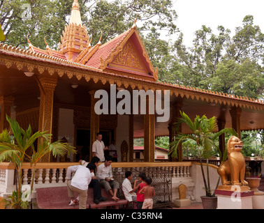 Preah Ang Chek und Preah Ang Chorm Schrein, Unabhängigkeit Palastgärten, Siem Reap, Kambodscha Stockfoto