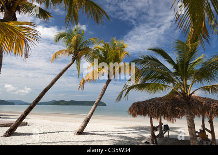 Tropischer Traumstrand am Pantai Cenang auf Langkawi, Malaysia 12 Stockfoto