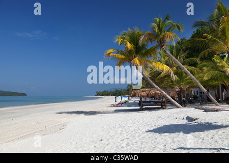 Tropischer Traumstrand am Pantai Cenang auf Langkawi, Malaysia 17 Stockfoto