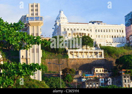 Lacerda Aufzug und Rio Branco Palace, Salvador, Brasilien Stockfoto