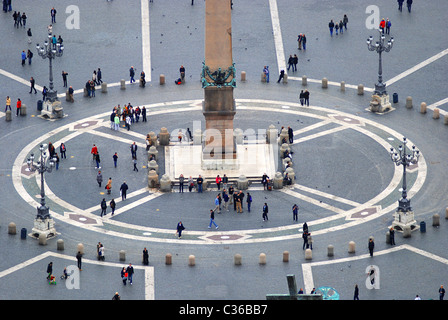 Petersplatz im Vatikan fragment mit obelisk Stockfoto