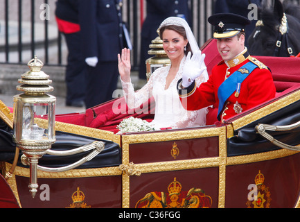 PRINZ WILLIAM & KATE MIDDLETON HERZOG & HERZOGIN VON CAMBRIDGE KÖNIGLICHE HOCHZEIT WESTMINSTER ABBEY IN LONDON 29. APRIL 2011 Stockfoto