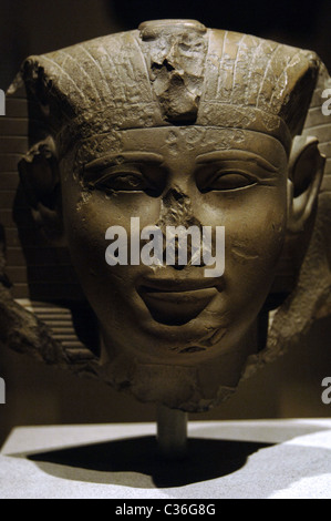 Ägyptische Kunst. Kopf eines Königs, möglicherweise Mentuhotep III. Reich der Mitte. Späten 11. Dynastie. 2000 – 1988 V.C. Stockfoto