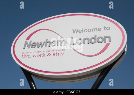 Zeichen, die Förderung der London Borough of Newham in Stratford, East London, UK. Stockfoto